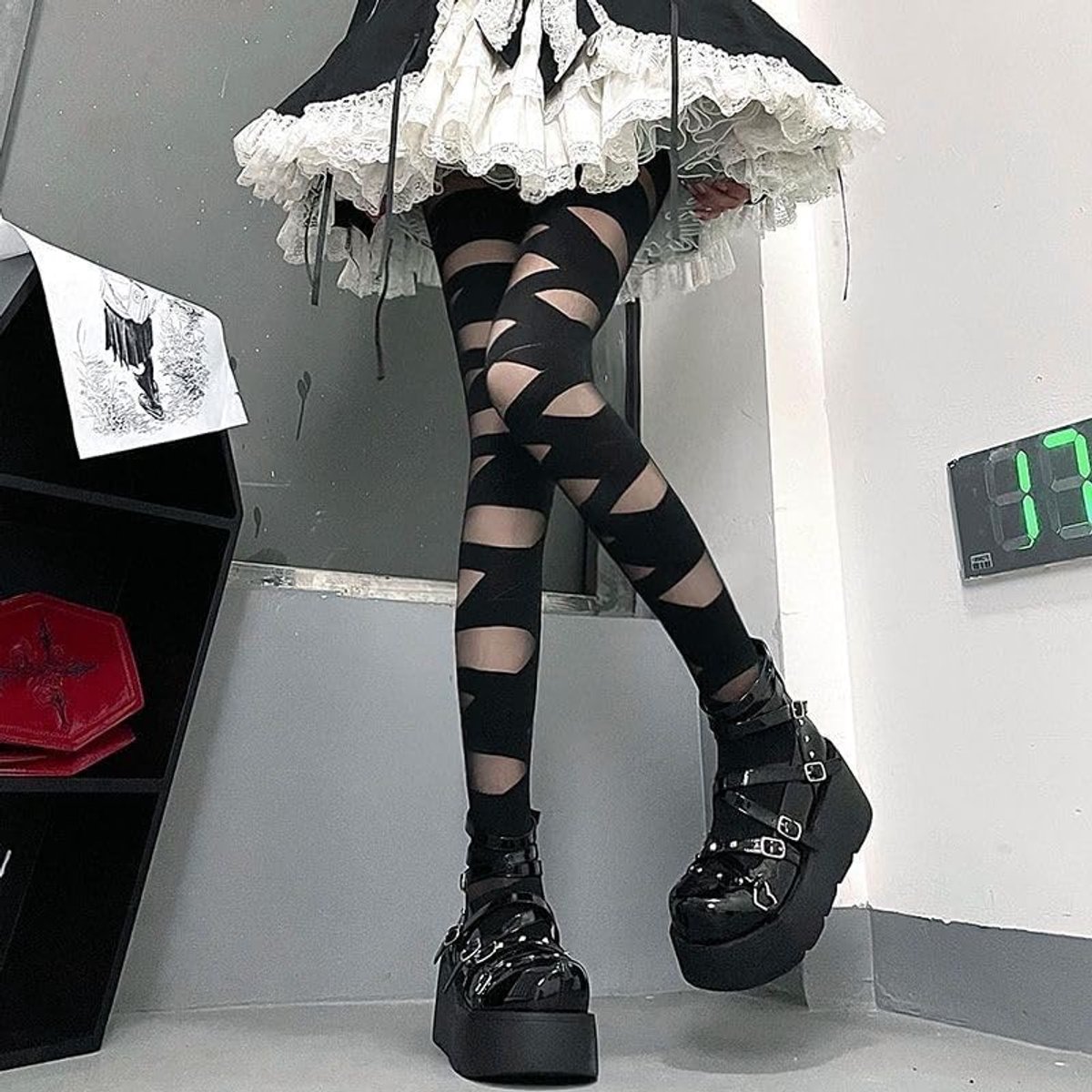 Sugar Gescheurde panty gevonden visnet vrouw Goth Gothic punk zwart wit (2639759832679)